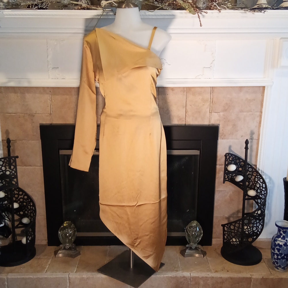 Asymmetrical one sleeve silky dress size M, season 3 episode 3 style winner